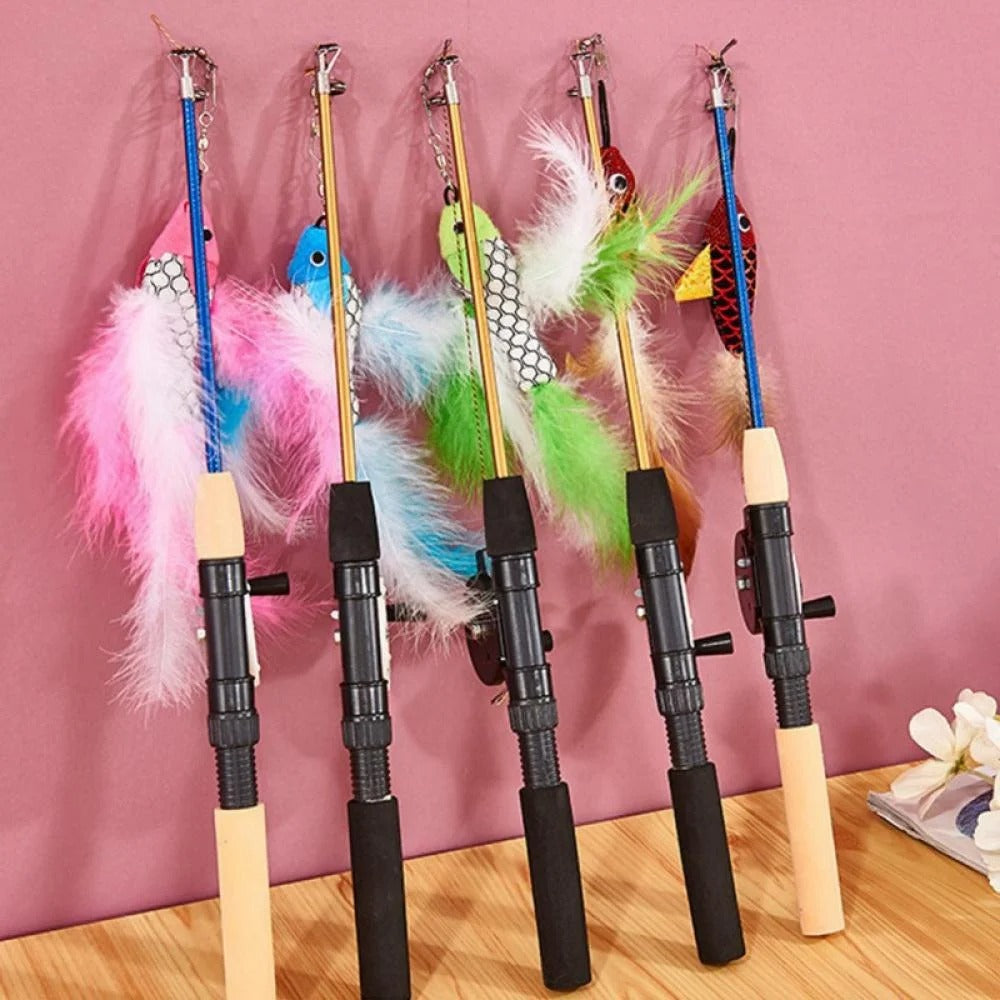 Interactive Cat Feather Wand Toy with Fish-Shaped Teaser, Telescopic Fishing Rod Design, Random Color